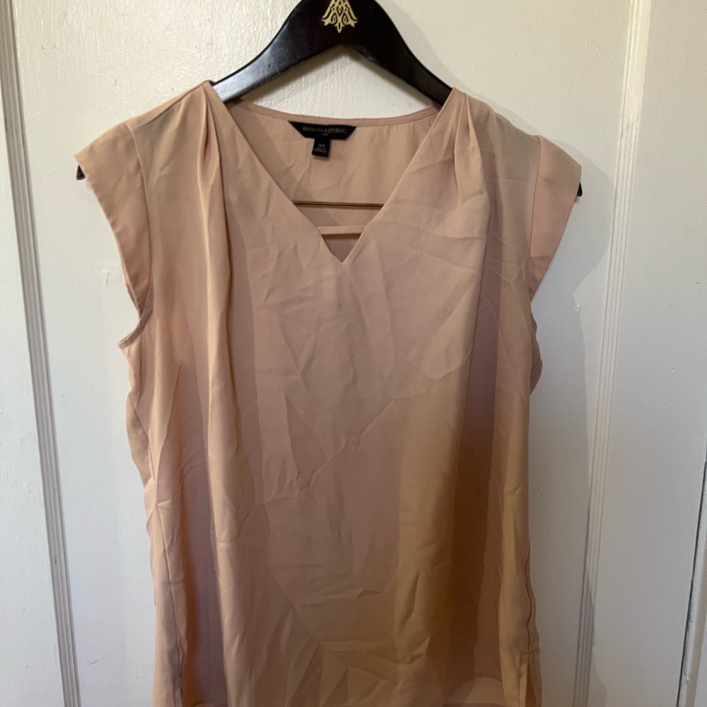 Banana Republic Blush Pink Sleeveless Blouse Size XS V-Neck Lightweight Top